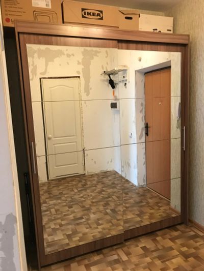 Лот: 16069305. Фото: 1. Шкаф-купе с зеркалом. Шкафы, шкафы-купе