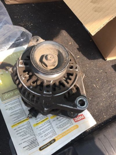 Лот: 11853569. Фото: 1. Генератор Toyota Sprinter Carib. Двигатель и элементы двигателя