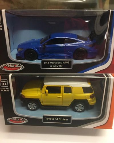Лот: 17272722. Фото: 1. Модельки Mercedes and Toyota. Машины и техника