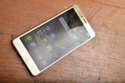 Лот: 11280578. Фото: 1. ASUS ZenFone 3 Deluxe ZS550KL. Смартфоны
