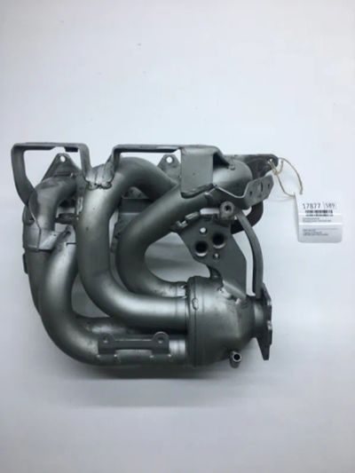 Лот: 20380033. Фото: 1. Коллектор впускной Mitsubishi... Двигатель и элементы двигателя