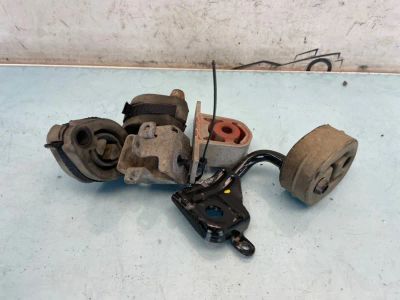 Лот: 23503788. Фото: 1. подушка глушителя Volkswagen Touareg... Двигатель и элементы двигателя
