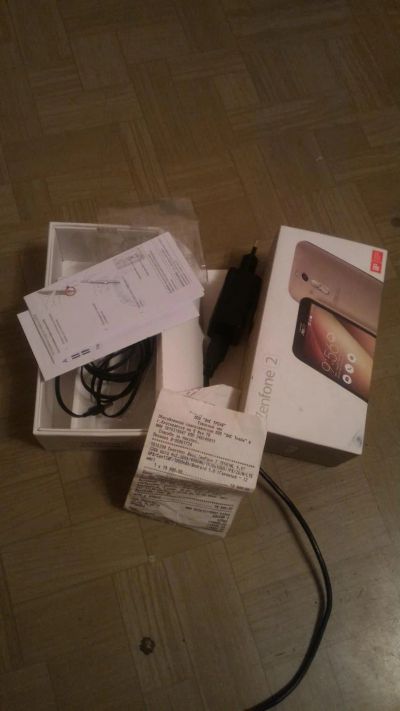 Лот: 6663625. Фото: 1. кому Asus ZenFone 2 ZE551ML... Смартфоны