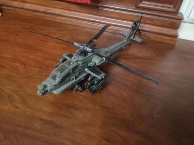 Лот: 25257345. Фото: 1. AH-64A Apache Unimax Forces of... Авиамоделизм