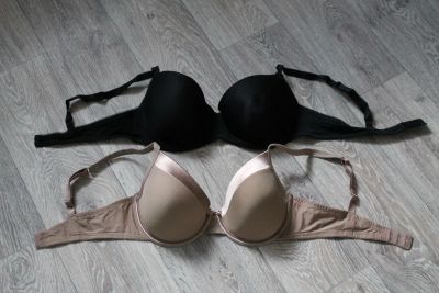 Лот: 10307729. Фото: 1. Извините, но 2 б/у лифчика в хорошем... Нижнее бельё