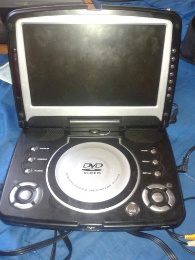 Лот: 9542902. Фото: 1. Портативка DVD model 950d. DVD, Blu-Ray плееры