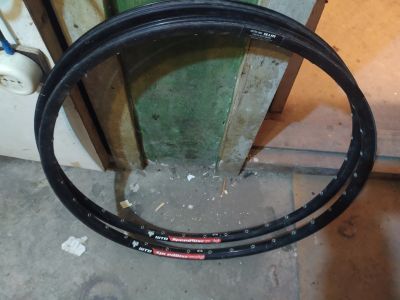 Лот: 17435313. Фото: 1. Два кривых обода WTB 26. Запчасти