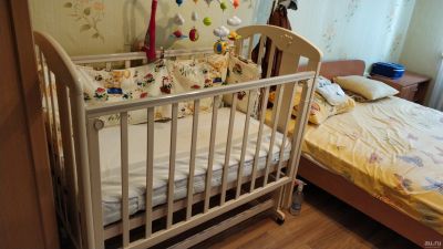 Лот: 14419927. Фото: 1. Детская кроватка маятник матрасик... Детские кровати и кроватки