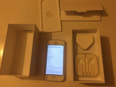 Лот: 11140228. Фото: 1. iphone 5 почти полный комплект. Смартфоны