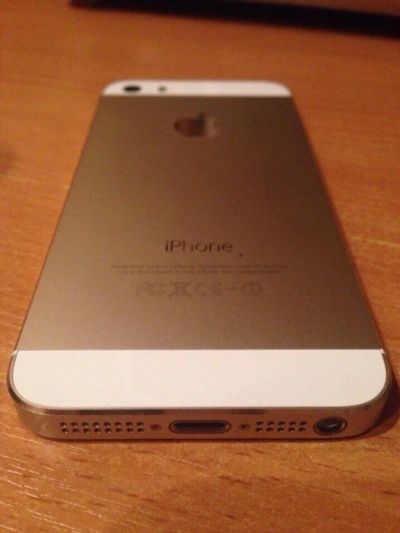 Лот: 4925249. Фото: 1. Apple iPhone 5s, 16gb [Золотой... Смартфоны