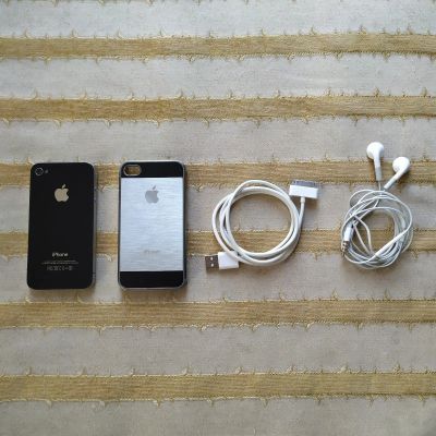 Лот: 15237439. Фото: 1. Apple iPhone 4 A1332 16Gb + провод... Смартфоны
