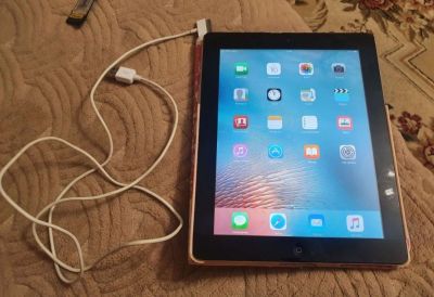 Лот: 21510059. Фото: 1. Apple IPad 2 32GB Sim. Планшеты