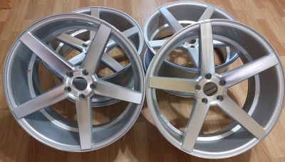 Лот: 25677991. Фото: 1. Новые диски Sakura 9140 в стиле... Диски