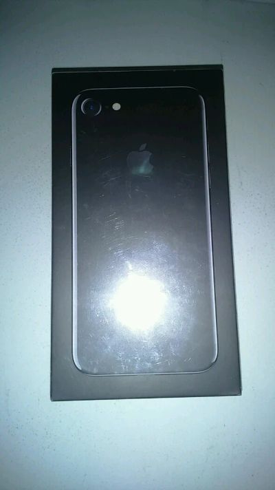 Лот: 9701326. Фото: 1. IPhone 7 jet black 128. Смартфоны