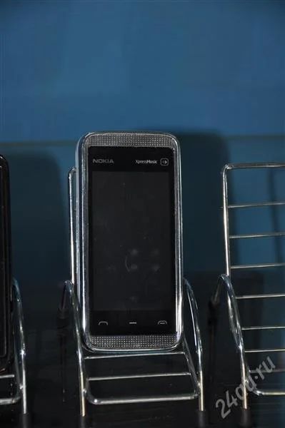 Лот: 866481. Фото: 1. Nokia 5530 белая. Смартфоны