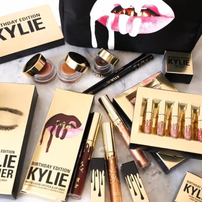 Лот: 8843036. Фото: 1. Набор помад Kylie Cosmetics Koko... Макияж