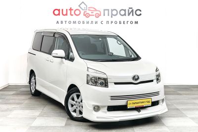Лот: 19148402. Фото: 1. Toyota Voxy, II (R70) 2.0 CVT... Автомобили