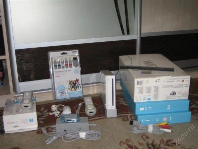 Лот: 1430548. Фото: 1. Nintendo Wii + игра Wii Sports... Игровые приставки, консоли