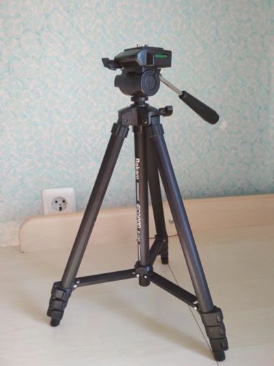 Лот: 11921742. Фото: 1. Штатив Rekam E-130. Штативы, держатели