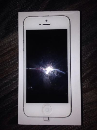 Лот: 6359727. Фото: 1. iphone 5 16 gb. Смартфоны