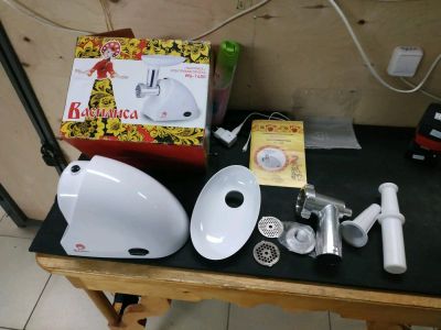 Лот: 14999449. Фото: 1. Мясорубка электрическая Василиса... Кухонная