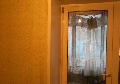 Лот: 9714089. Фото: 1. Гостинка, ул. Паровозная, д. 9... Квартиры, студии