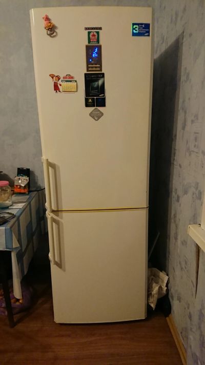Лот: 14763150. Фото: 1. Холодильник Samsung RL-34 EGSW. Холодильники, морозильные камеры