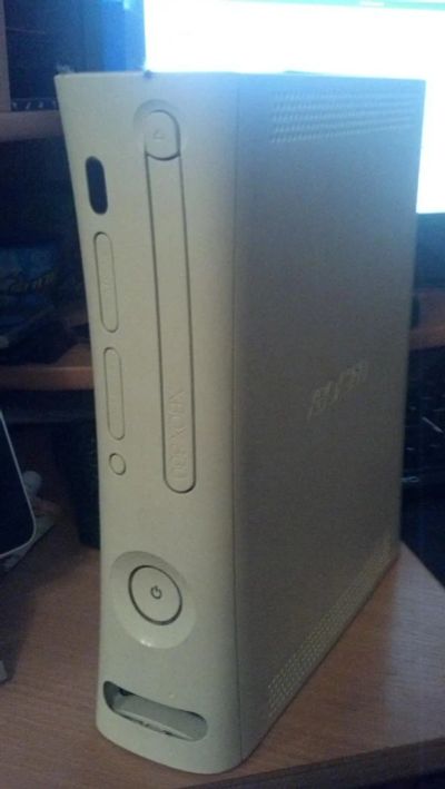 Лот: 3075865. Фото: 1. Xbox 360 сломанный. Игровые приставки, консоли