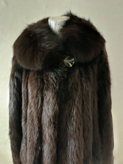 Лот: 25785560. Фото: 1. Шуба женская нутриевая. Верхняя одежда