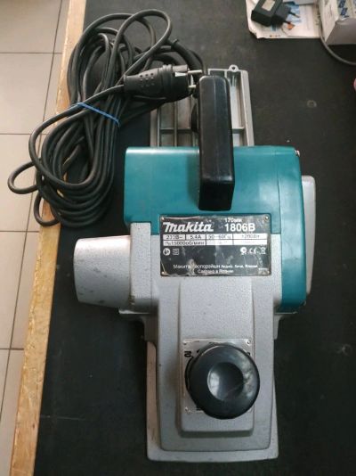 Лот: 14812457. Фото: 1. Электрорубанок Makita 1806B. Ручной инструмент