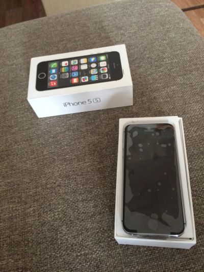 Лот: 7880627. Фото: 1. iphone 5s 32gb. Кнопочные мобильные телефоны