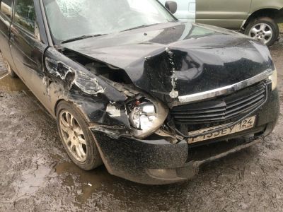 Лот: 6338102. Фото: 1. Продам Лада 217030 седан аварийная. Автомобили