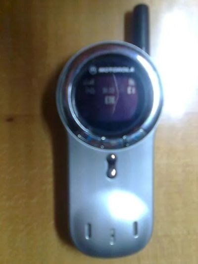 Лот: 167468. Фото: 1. мега раритет Motorola v70. Кнопочные мобильные телефоны