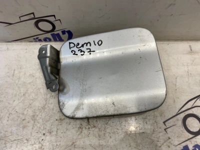 Лот: 21713223. Фото: 1. лючок топливного бака Mazda Demio... Топливная система