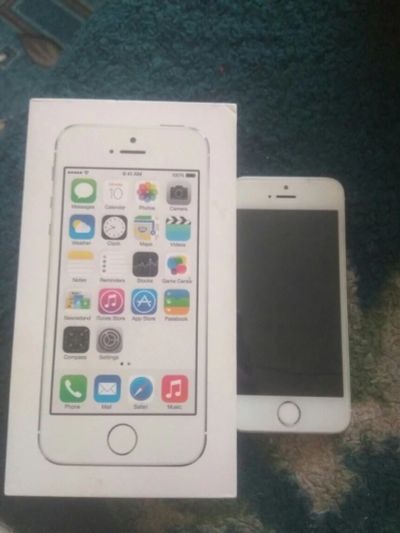 Лот: 11255528. Фото: 1. iPhone 5s 32GB. Смартфоны