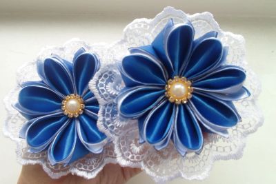 Лот: 8163198. Фото: 1. Банты школьные с кружевом. Цветы из ткани