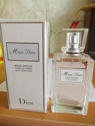 Лот: 10142199. Фото: 1. Miss Dior Brume Soyeuse pour le... Женская парфюмерия