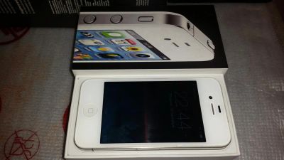 Лот: 4567591. Фото: 1. iPhone 4 8gb white. Смартфоны