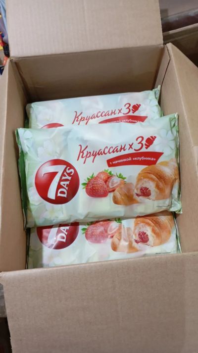 Лот: 24955364. Фото: 1. круассан 7 Days клубника 195 гр. Торты, пирожные