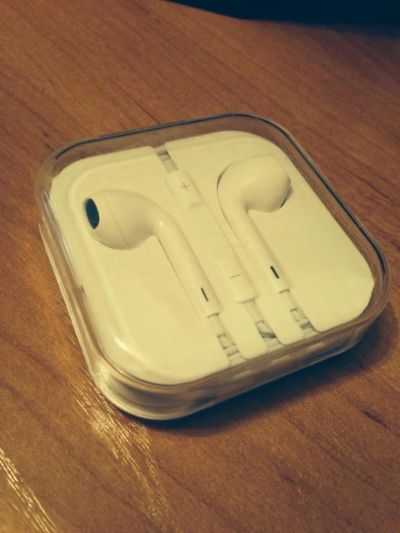 Лот: 5502637. Фото: 1. Наушники (гарнитура) Apple EarPods. Красноярск