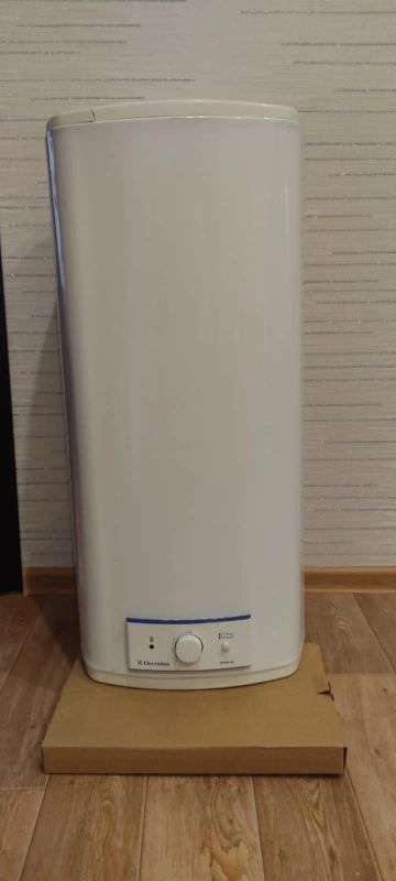 Лот: 19078543. Фото: 1. Водонагреватель electrolux ewh... Водонагреватели, бойлеры