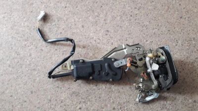 Лот: 21413743. Фото: 1. замок двери Toyota ED, Exiv ST200. Двигатель и элементы двигателя