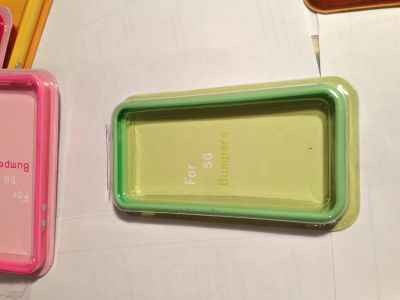 Лот: 3349690. Фото: 1. Бампер зеленый iphone 5,5s Качественный... Чехлы, бамперы