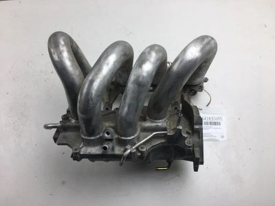 Лот: 20396799. Фото: 1. Коллектор впускной Nissan Wingroad... Двигатель и элементы двигателя