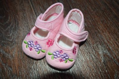 Лот: 10880862. Фото: 1. пинетки для самой маленькой девочки... Другое (обувь)
