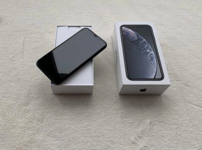 Лот: 17151463. Фото: 1. Iphone XR 64 gb черный. Кнопочные мобильные телефоны