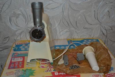 Лот: 14585276. Фото: 1. Мясорубка электрическая!. Кухонная