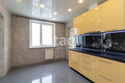 Лот: 25294338. Фото: 1. 3-комн. квартира , Красноярск... Квартиры, студии
