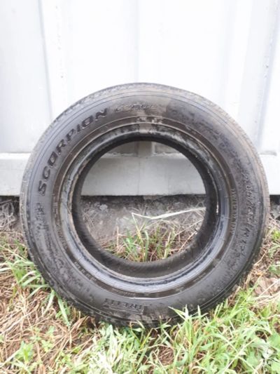Лот: 14028859. Фото: 1. pirelli 235/65/17. Шины