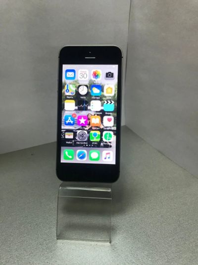 Лот: 14925908. Фото: 1. Смартфон Iphone SE 32Gb. Смартфоны